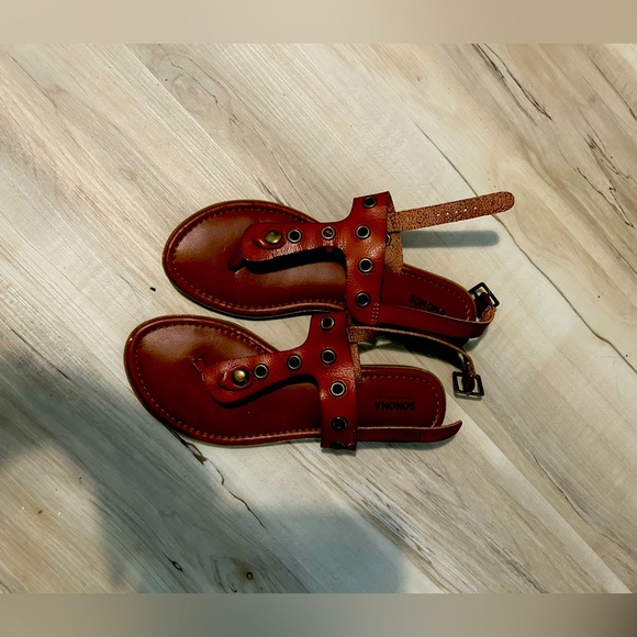 Sonoma gladiator sandals , brown , size 7, excellent condition . Worn once . - Picture 1 of 1